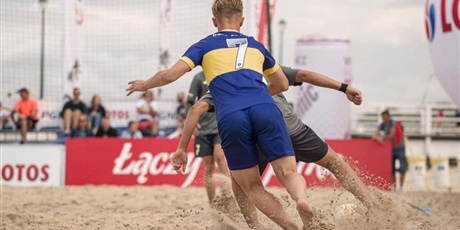 Powiększ grafikę: adam-glodek-zlotym-medalista-mistrzostw-polski-w-beach-soccer-289088.jpg