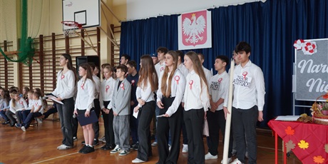 Powiększ grafikę: apel-z-okazji-rocznicy-odzyskania-przez-polske-niepodleglosci-653220.jpg