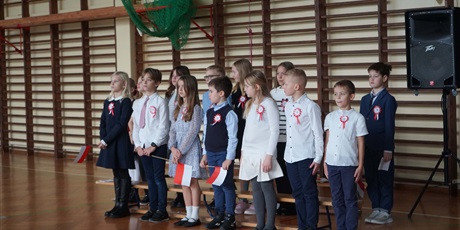 Powiększ grafikę: apel-z-okazji-rocznicy-odzyskania-przez-polske-niepodleglosci-653226.jpg