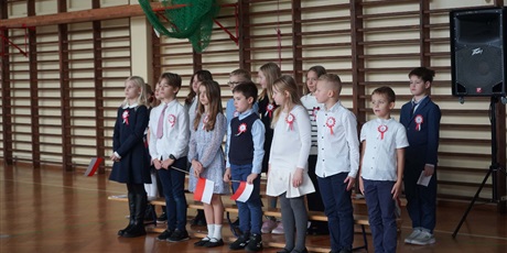 Powiększ grafikę: apel-z-okazji-rocznicy-odzyskania-przez-polske-niepodleglosci-653228.jpg