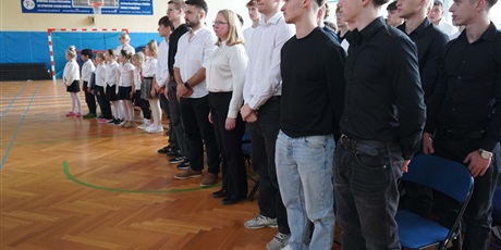 Powiększ grafikę: apel-z-okazji-rocznicy-odzyskania-przez-polske-niepodleglosci-653231.jpg