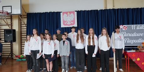 Powiększ grafikę: apel-z-okazji-rocznicy-odzyskania-przez-polske-niepodleglosci-653234.jpg