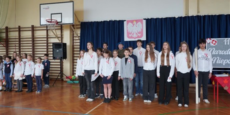 Powiększ grafikę: apel-z-okazji-rocznicy-odzyskania-przez-polske-niepodleglosci-653235.jpg