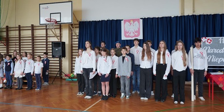 Powiększ grafikę: apel-z-okazji-rocznicy-odzyskania-przez-polske-niepodleglosci-653236.jpg