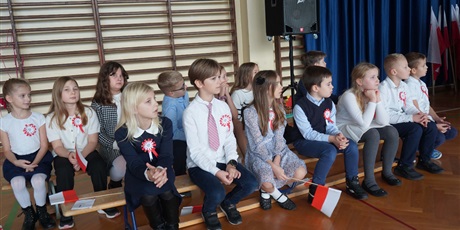 Powiększ grafikę: apel-z-okazji-rocznicy-odzyskania-przez-polske-niepodleglosci-653247.jpg