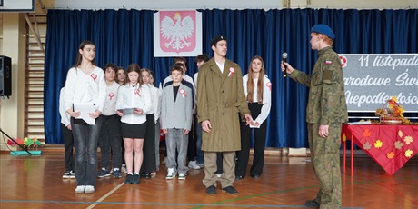 Powiększ grafikę: apel-z-okazji-rocznicy-odzyskania-przez-polske-niepodleglosci-653252.jpg