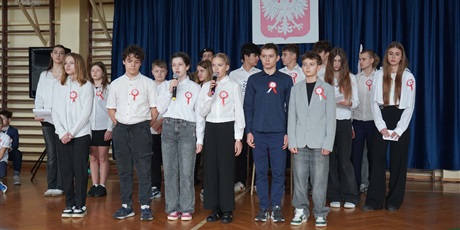 Powiększ grafikę: apel-z-okazji-rocznicy-odzyskania-przez-polske-niepodleglosci-653257.jpg