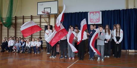 Powiększ grafikę: apel-z-okazji-rocznicy-odzyskania-przez-polske-niepodleglosci-653259.jpg