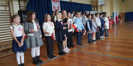 Powiększ grafikę: apel-z-okazji-rocznicy-odzyskania-przez-polske-niepodleglosci-653262.jpg