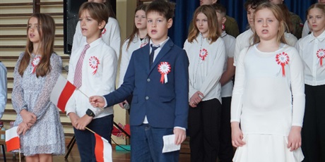 Powiększ grafikę: apel-z-okazji-rocznicy-odzyskania-przez-polske-niepodleglosci-653267.jpg