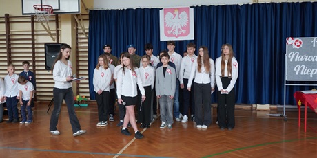 Powiększ grafikę: apel-z-okazji-rocznicy-odzyskania-przez-polske-niepodleglosci-653273.jpg