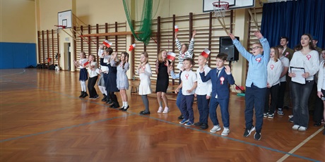 Powiększ grafikę: apel-z-okazji-rocznicy-odzyskania-przez-polske-niepodleglosci-653281.jpg