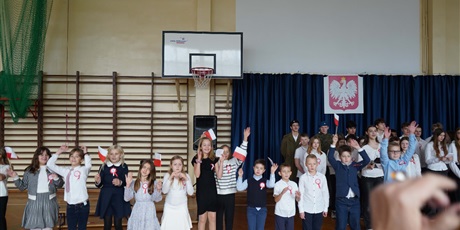 Powiększ grafikę: apel-z-okazji-rocznicy-odzyskania-przez-polske-niepodleglosci-653290.jpg