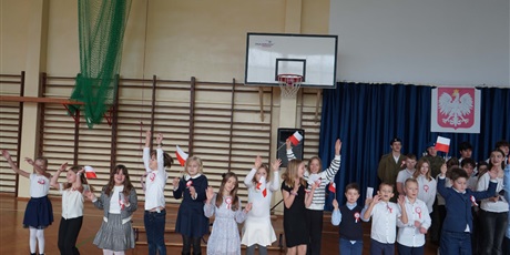 Powiększ grafikę: apel-z-okazji-rocznicy-odzyskania-przez-polske-niepodleglosci-653291.jpg