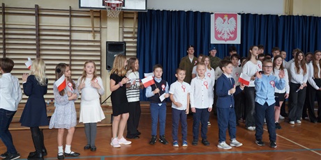 Powiększ grafikę: apel-z-okazji-rocznicy-odzyskania-przez-polske-niepodleglosci-653297.jpg