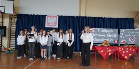 Powiększ grafikę: apel-z-okazji-rocznicy-odzyskania-przez-polske-niepodleglosci-653304.jpg