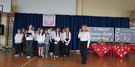 Powiększ grafikę: apel-z-okazji-rocznicy-odzyskania-przez-polske-niepodleglosci-653305.jpg