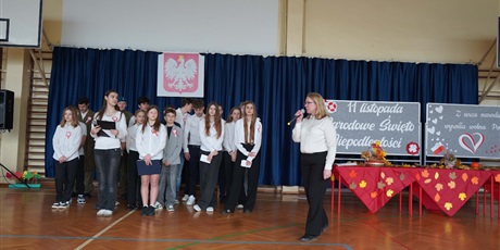 Powiększ grafikę: apel-z-okazji-rocznicy-odzyskania-przez-polske-niepodleglosci-653306.jpg