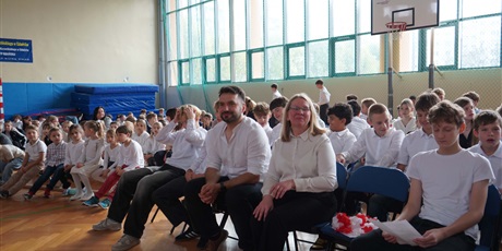 Powiększ grafikę: apel-z-okazji-rocznicy-odzyskania-przez-polske-niepodleglosci-653312.jpg