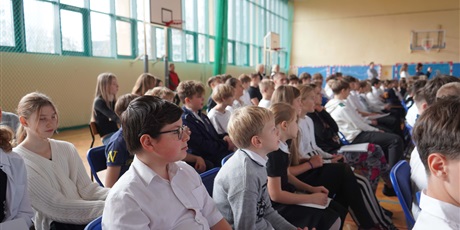 Powiększ grafikę: apel-z-okazji-rocznicy-odzyskania-przez-polske-niepodleglosci-653321.jpg