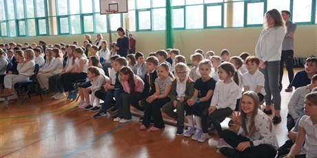 Powiększ grafikę: apel-z-okazji-rocznicy-odzyskania-przez-polske-niepodleglosci-653330.jpg