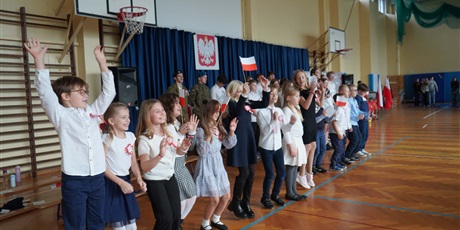 Powiększ grafikę: apel-z-okazji-rocznicy-odzyskania-przez-polske-niepodleglosci-653338.jpg