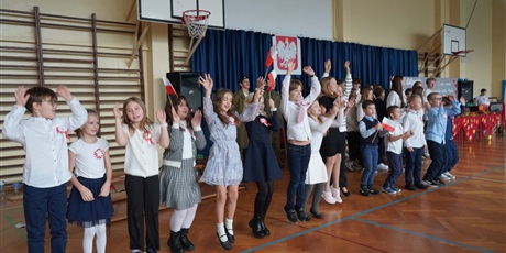 Powiększ grafikę: apel-z-okazji-rocznicy-odzyskania-przez-polske-niepodleglosci-653346.jpg