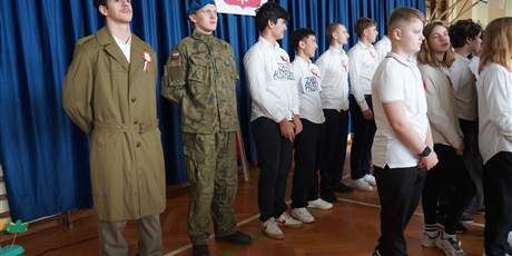 Powiększ grafikę: apel-z-okazji-rocznicy-odzyskania-przez-polske-niepodleglosci-653348.jpg