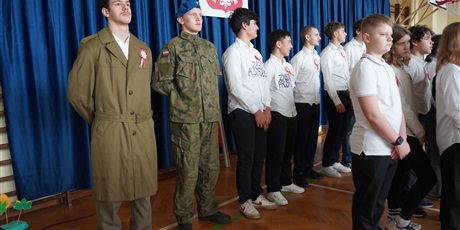 Powiększ grafikę: apel-z-okazji-rocznicy-odzyskania-przez-polske-niepodleglosci-653349.jpg