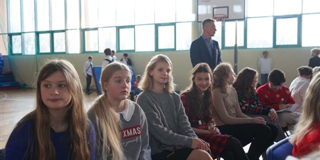 Powiększ grafikę: apele-swiateczne-667340.jpg