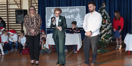 Powiększ grafikę: apele-swiateczne-667373.jpg