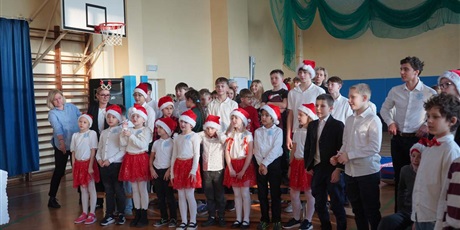 Powiększ grafikę: apele-swiateczne-667377.jpg