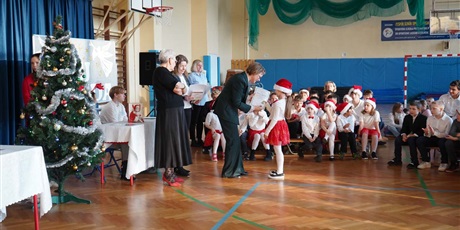 Powiększ grafikę: apele-swiateczne-667393.jpg