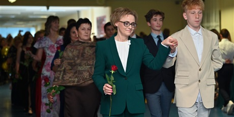 Bal ósmoklasisty 2025 - polonez