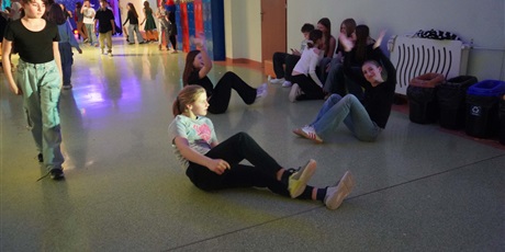 Powiększ grafikę: dyskoteka-669862.jpg