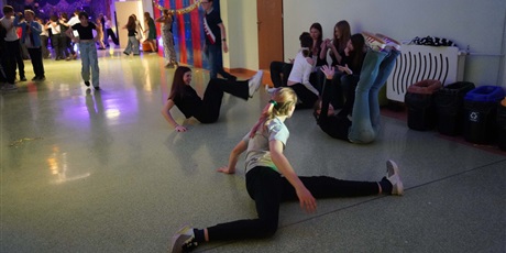 Powiększ grafikę: dyskoteka-669863.jpg