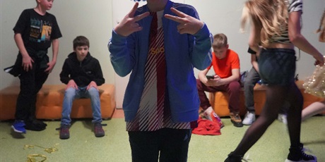 Powiększ grafikę: dyskoteka-669879.jpg