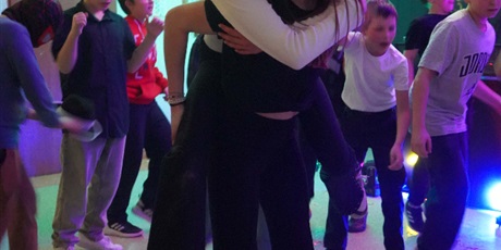 Powiększ grafikę: dyskoteka-669880.jpg