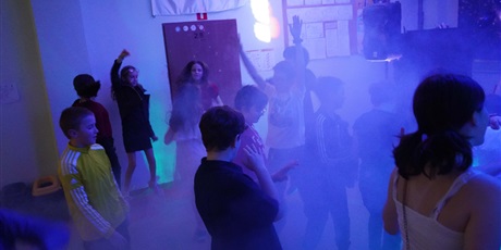 Powiększ grafikę: dyskoteka-669881.jpg