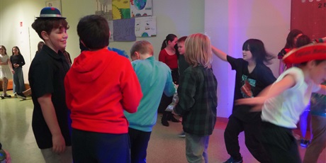 Powiększ grafikę: dyskoteka-669889.jpg