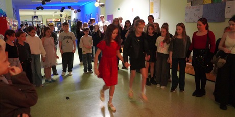 Powiększ grafikę: dyskoteka-669896.jpg