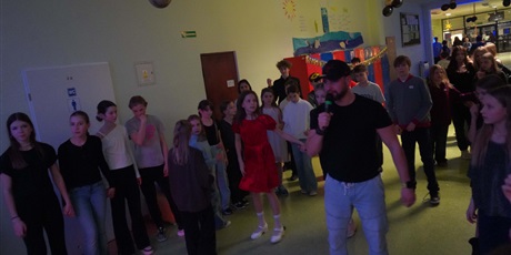 Powiększ grafikę: dyskoteka-669898.jpg