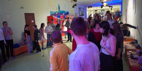 Powiększ grafikę: dyskoteka-669899.jpg