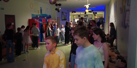 Powiększ grafikę: dyskoteka-669901.jpg