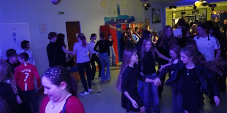 Powiększ grafikę: dyskoteka-669902.jpg