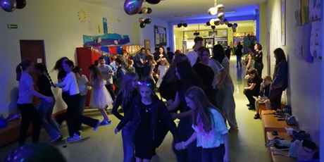 Powiększ grafikę: dyskoteka-669903.jpg