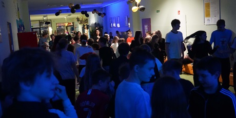 Powiększ grafikę: dyskoteka-669906.jpg