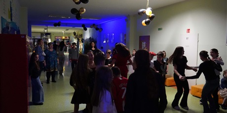 Powiększ grafikę: dyskoteka-669909.jpg