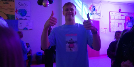 Powiększ grafikę: dyskoteka-669910.jpg