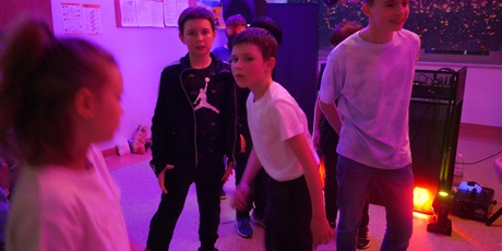 Powiększ grafikę: dyskoteka-669915.jpg